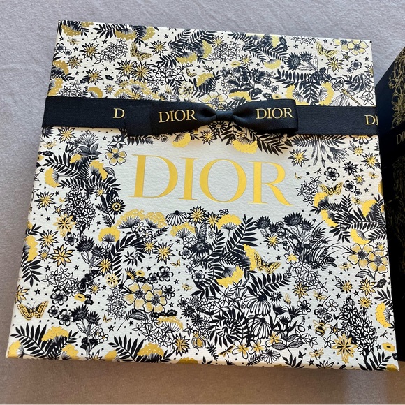 Dior holiday boxes with ribbons - Picture 9 of 12